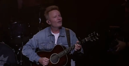 Chris Tomlin leads thousands in worship at AWAKE Houston: ‘We honor You’