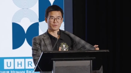 Persecuted Chinese pastor recounts torture, warns CCP 'trying to crush' religion: 'A heavy burden'