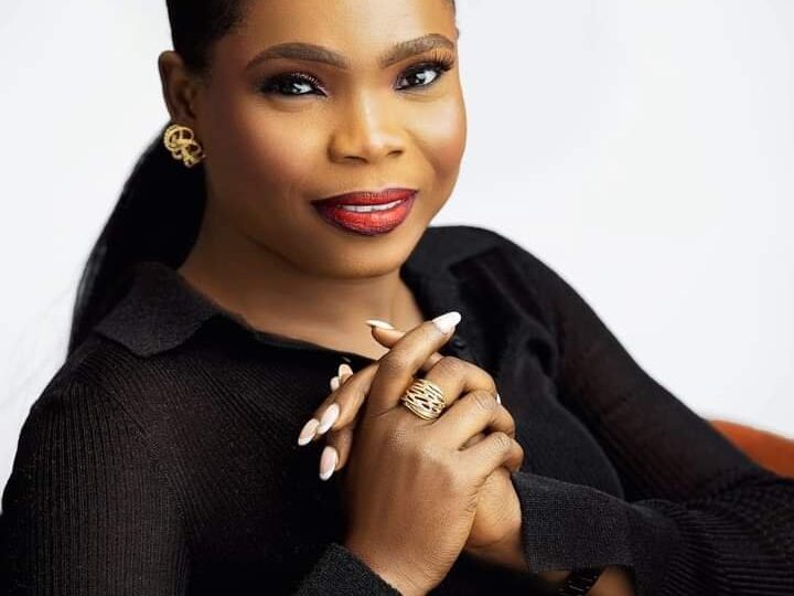 “I Will Send You Away!” Victoria Orenze Rebukes Worshippers Recording With Phones During Worship